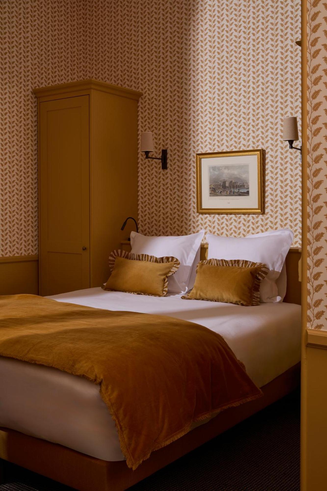 Deluxe Room,1765144026:JPEG